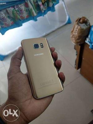 Samsung Galaxy s7 duos has a small crack in the