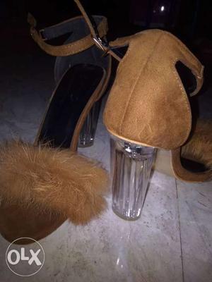Size -39. New heels with fur,brown and