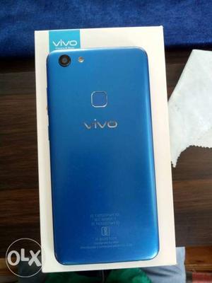 Vivo V7 (8 month used phone hai) warrenty me hai