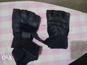Gymming gloves in good conditions fresh sticky