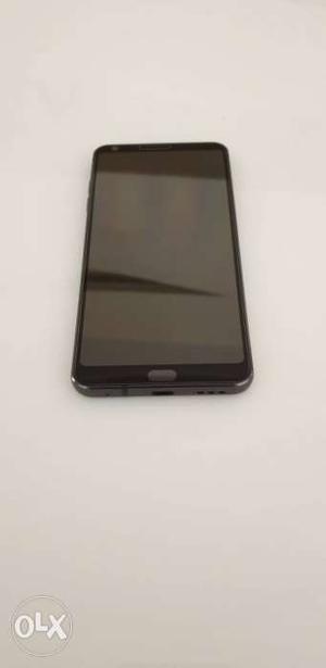 LG G6 dust and waterproof. In mint condition as