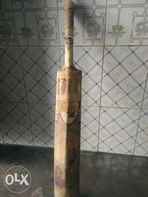Mrf leather bat only just 450rupees in good condition