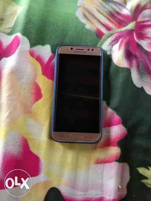 One and half month old j7 pro 3-64gb also exchange with