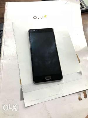 One plus 3 in very good condition all accessories