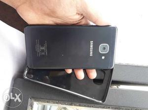 Samsung galaxy j7 max very neat condition only
