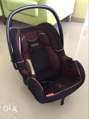 Baby car seat for a kid till 1 year of age. used