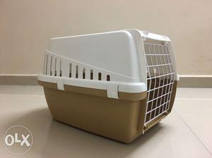 Dog / Cat Crate for sale. Airlines approved. Used