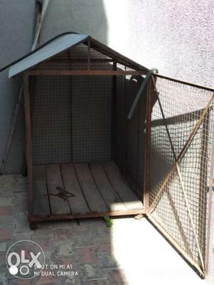 Dog cage in Fantastic Condition.