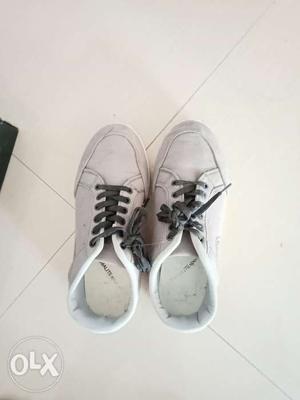Globalitte sport grey size 6 shoes