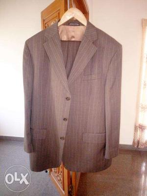 Suit in excellent condition