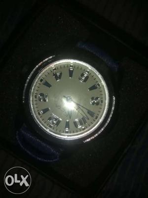 Watch no use time good condition sel emergency