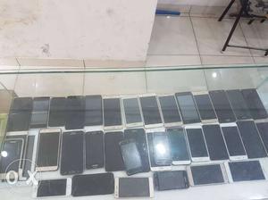 Deals in all types of second hand mobiles in best