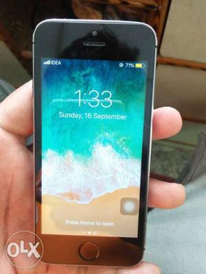 Iphone 5s 16 gb with box and bill and usb cable