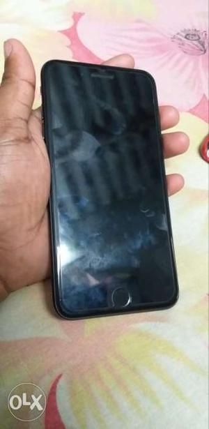Iphone 7plus 32 gb gud condition no bargaining