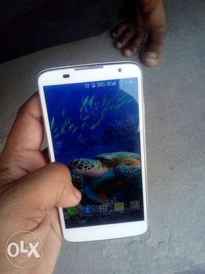 New phone ful good condition 8mp camra 5inch