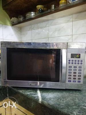 Prestige micro oven in running condition