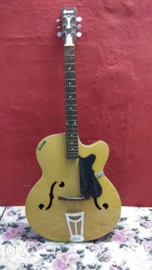 Real givson guitar in awesome condition. urgent