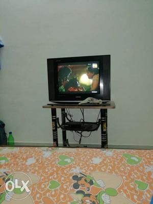 Samsung tv 21" with stand