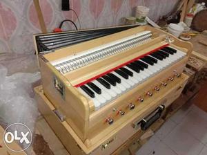 All type harmonium Available here wholesale prices