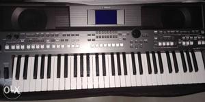 Brand new Yamaha Psr s670new packed on box only