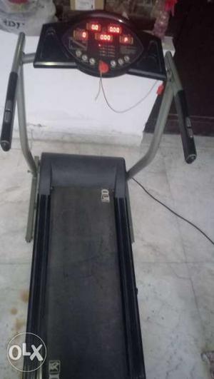 Treadmill in excellent working condition.