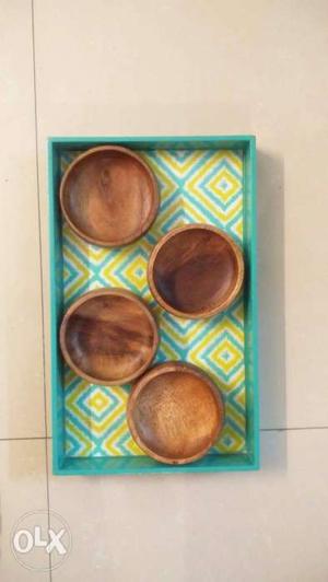 Wooden bowls with tray