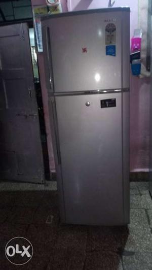 280 liter Samsung 5 star fridge working very good