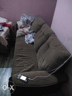 5 seeter sofa in good condition