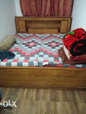 Box type folding bed in good condition