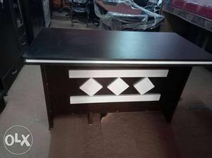 Brand New Fresh Office Table Size 4x2 Fit We Manufacturers