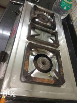 Double burner stainless steel gas stove with extra space in