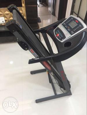 Excellent condition AVON treadmill with bill. It