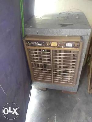It is a brand new cooler in a very good condition