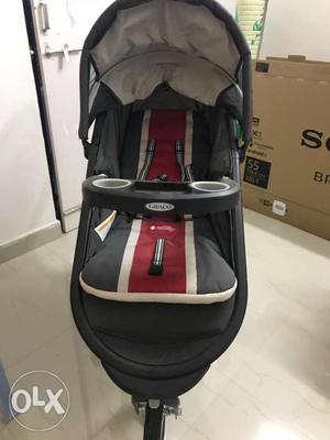 Its a graco jogger.. one year old and its imported.. we