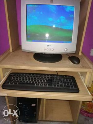 LG Computer with table
