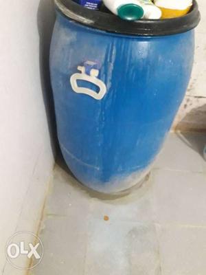 Plastic drums with lid very good condition. size