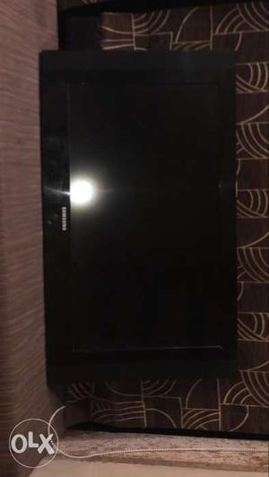 SAMSUNG 32 inch LCD no scratches just change motherboard