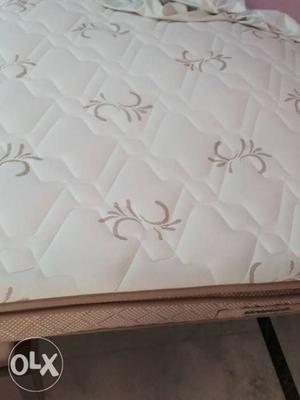 Sleepwell mattress with 5 year guarantee. single mattres.new