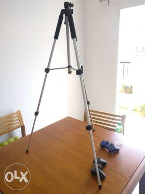 Tripod Stand, compatible with any camera