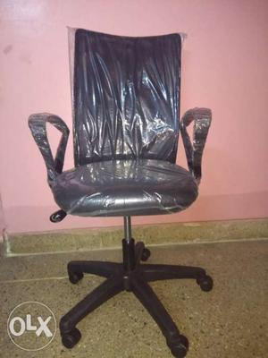 We sell all kinds of office chairs