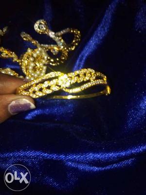 Ad high quality bracelet Just 500 Look like gold