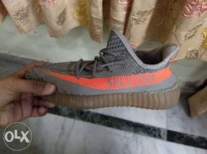 Adidas yezzy 350. size 9. bought 3 weeks ago but