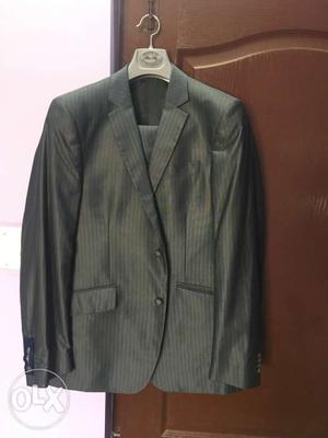 Allen Solley suit large size (40) hardly used