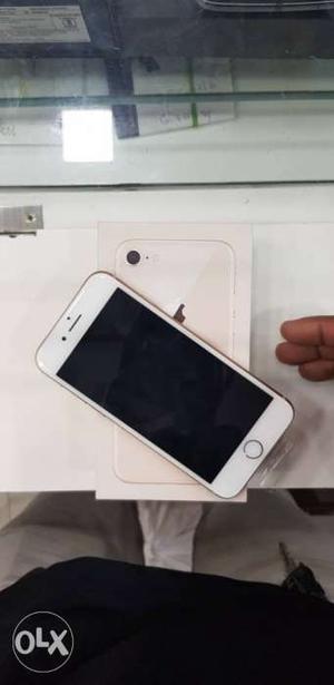 Apple iphone 8 64gb in gold colour hay sealed