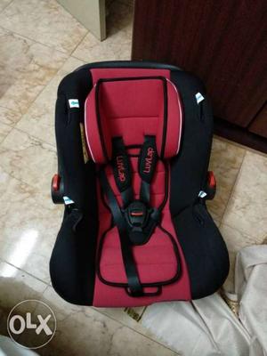 Baby car seat it's in brand new condition
