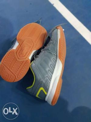 Badminton Shoes size uk8