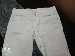 Branded unused white shorts for men's.i want to