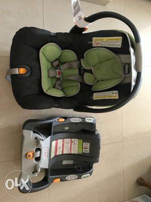 Car seat with Base in very good condition