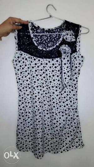 Girls long top new condition fixed price