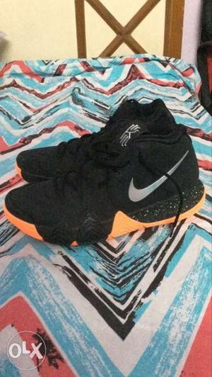 KYRIE 4 Size 9